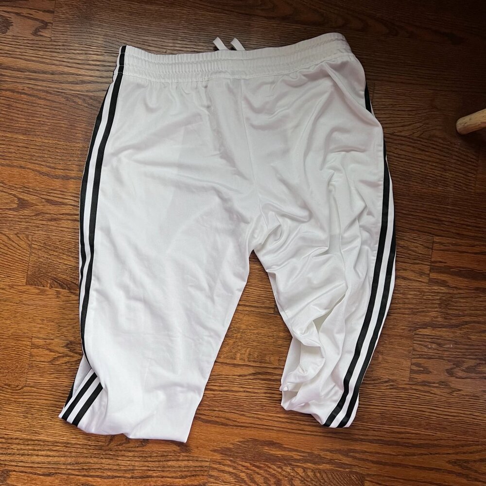 EUC Womens Adidas Tiro19 Training Pant in White with Classic Black 3 Stripe Sz M - Picture 6 of 6